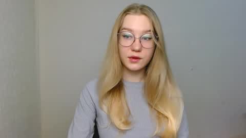 Abby Lovense is active online show from 12/19/25, 10:44