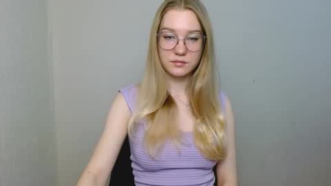 Abby Lovense is active online show from 01/06/26, 11:03