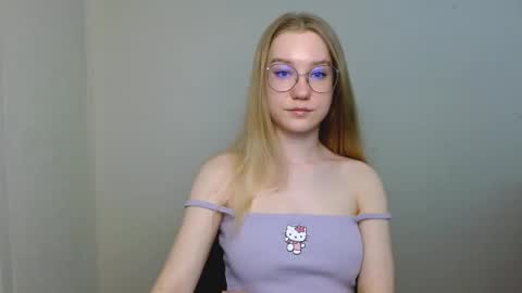 Snapshot of abbymoore__ chatting on 03/04/26, 01:50 Abby Lovense is active online show from 03/04/26, 01:50