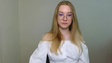 Snapshot of abbymoore__ chatting on 03/05/26, 10:11 Abby Lovense is active online show from 03/05/26, 10:11