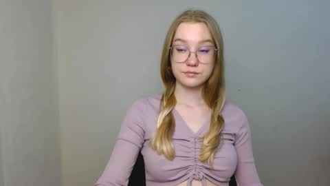Snapshot of abbymoore__ chatting on 03/19/26, 03:16 Abby Lovense is active online show from 03/19/26, 03:16