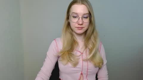 Snapshot of abbymoore__ chatting on 03/20/26, 11:04 Abby Lovense is active online show from 03/20/26, 11:04