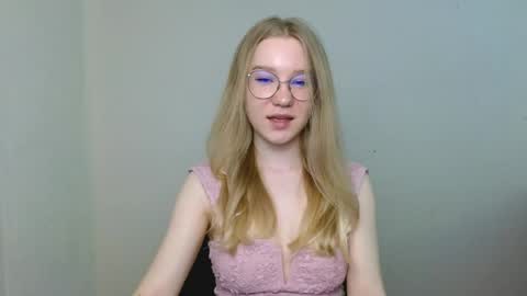 Snapshot of abbymoore__ chatting on 04/03/26, 10:13 Abby Lovense is active online show from 04/03/26, 10:13