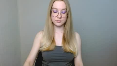 Snapshot of abbymoore__ chatting on 04/04/26, 03:31 Abby Lovense is active online show from 04/04/26, 03:31