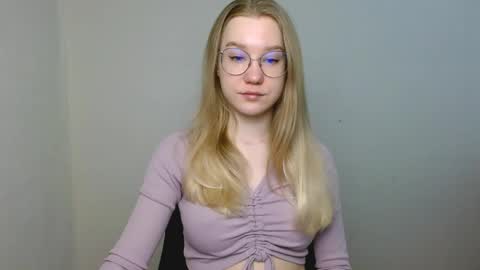 Snapshot of abbymoore__ chatting on 04/05/26, 03:09 Abby Lovense is active online show from 04/05/26, 03:09