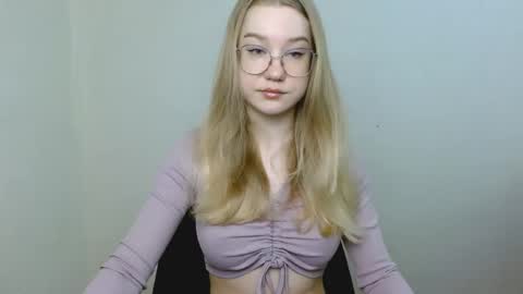 Snapshot of abbymoore__ chatting on 04/19/26, 11:09 Abby Lovense is active online show from 04/19/26, 11:09