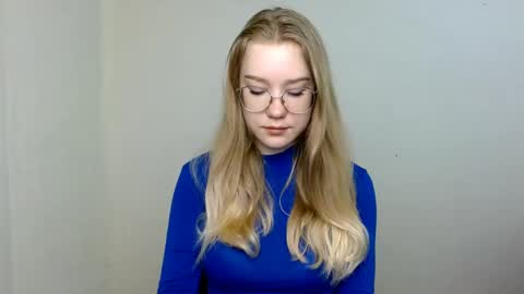 Abby Lovense is active online show from 05/03/26, 10:21