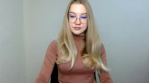 Abby Lovense is active online show from 05/29/26, 09:51