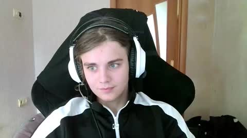 Snapshot of abbysal_blade chatting on 10/03/25, 08:00 abbysal_blade online show from 10/03/25, 08:00