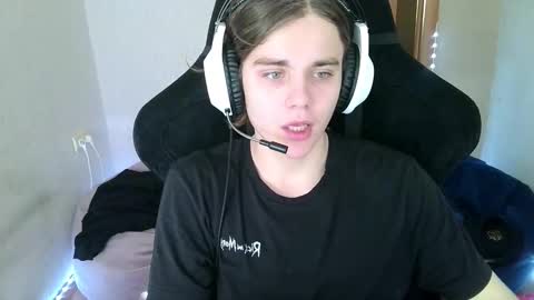 Snapshot of abbysal_blade chatting on 10/16/25, 07:31 abbysal_blade online show from 10/16/25, 07:31