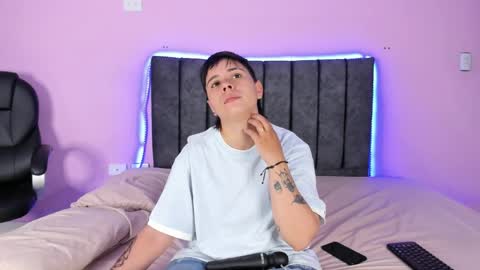 Snapshot of abbysmiitth_ chatting on 01/08/25, 12:05 Abby Smith online show from 01/08/25, 12:05