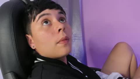 Snapshot of abbysmiitth_ chatting on 01/11/25, 06:23 Abby Smith online show from 01/11/25, 06:23