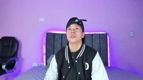 Snapshot of abbysmiitth_ chatting on 01/17/25, 12:10 Abby Smith online show from 01/17/25, 12:10