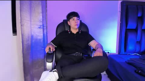 Snapshot of abbysmiitth_ chatting on 03/07/25, 12:12 Abby Smith online show from 03/07/25, 12:12