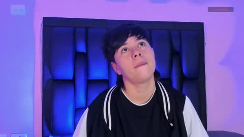 Snapshot of abbysmiitth_ chatting on 03/11/25, 12:17 Abby Smith online show from 03/11/25, 12:17