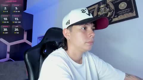 Snapshot of abbysmiitth_ chatting on 10/18/25, 07:14 Abby Smith online show from 10/18/25, 07:14