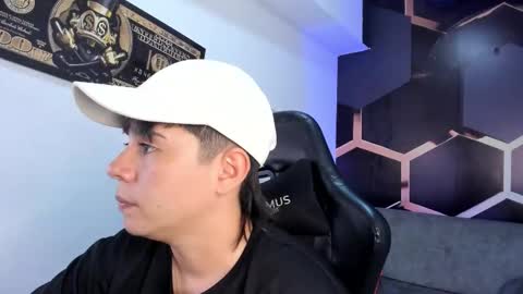 Snapshot of abbysmiitth_ chatting on 11/17/25, 07:08 Abby Smith online show from 11/17/25, 07:08