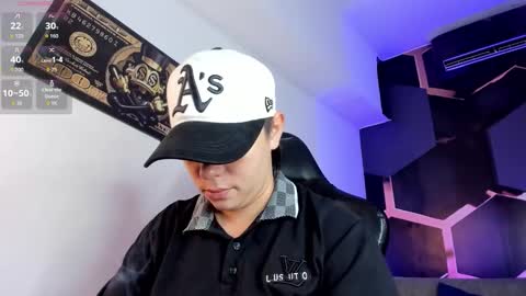 Snapshot of abbysmiitth_ chatting on 11/30/25, 12:09 Abby Smith online show from 11/30/25, 12:09