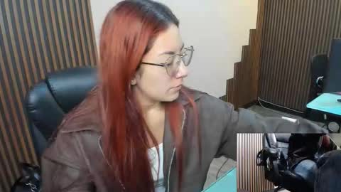 Snapshot of abbystones chatting on 12/01/25, 11:26 Abby Stones online show from 12/01/25, 11:26