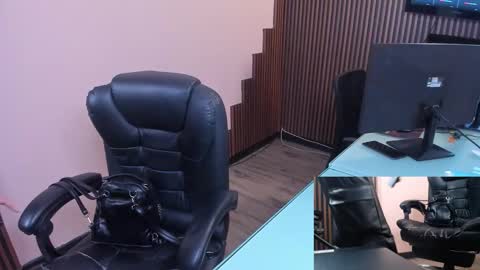 Snapshot of abbystones chatting on 12/04/25, 11:19 Abby Stones online show from 12/04/25, 11:19