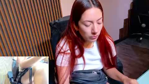 Snapshot of abbystones chatting on 06/10/26, 11:31 Abby Stones online show from 06/10/26, 11:31