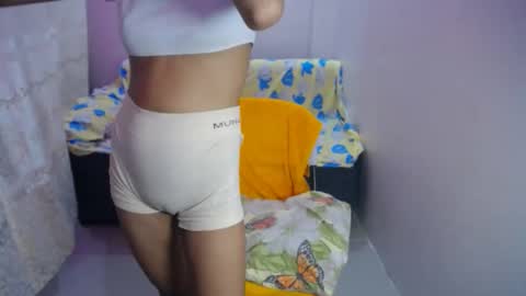 abbywinter18 online show from 09/30/25, 10:20