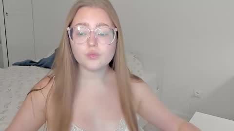 Snapshot of abbywyte chatting on 11/30/25, 01:59 Abby Stream at Sat Sun Mon Fri online show from 11/30/25, 01:59