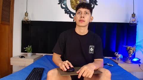 Snapshot of abeel_ordaz chatting on 11/23/25, 01:55 Abel Ordaz online show from 11/23/25, 01:55