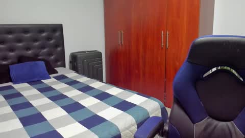 Independence model AbelAsburgo online show from 01/15/26, 02:16