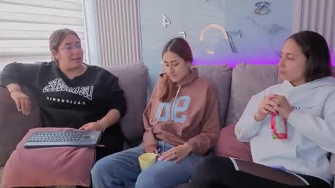 abella_as_ online show from 01/15/26, 01:37