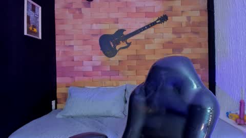 Snapshot of abella_bunny chatting on 10/22/25, 04:46 abella_bunny online show from 10/22/25, 04:46