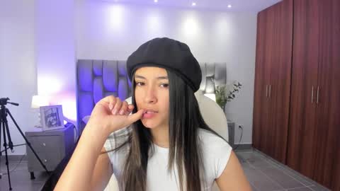 Snapshot of abella_ruiz chatting on 02/26/25, 01:30 Abella Ruiz online show from 02/26/25, 01:30