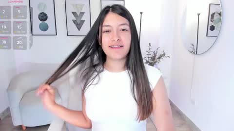 Snapshot of abella_ruiz chatting on 03/04/25, 05:03 Abella Ruiz online show from 03/04/25, 05:03