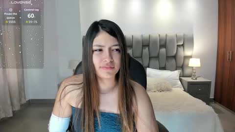 Snapshot of abella_ruiz chatting on 11/26/25, 12:17 Abella Ruiz online show from 11/26/25, 12:17