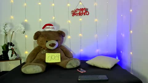  Abella and Kendra  online show from 12/06/24, 08:40
