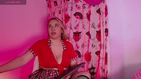 Snapshot of abellarider chatting on 01/21/25, 05:30 Abella Rider online show from 01/21/25, 05:30