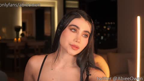 Snapshot of abie_owen chatting on 11/22/25, 11:37 abie_owen online show from 11/22/25, 11:37