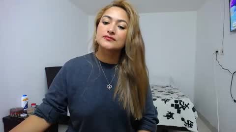 Snapshot of abie_spicy_ chatting on 12/01/25, 12:54 ximena online show from 12/01/25, 12:54