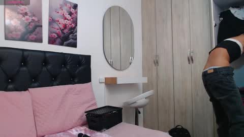 Snapshot of abigail_f00x chatting on 03/26/26, 01:44 Abigail online show from 03/26/26, 01:44