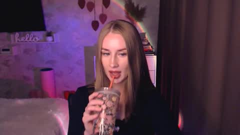 Anna online show from 10/20/25, 06:41