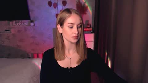 Anna online show from 11/24/25, 07:57