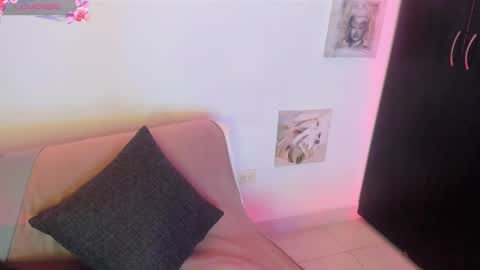 Snapshot of abigail_luna_ chatting on 12/25/24, 05:37 abi online show from 12/25/24, 05:37