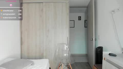 abigail online show from 02/09/25, 05:22