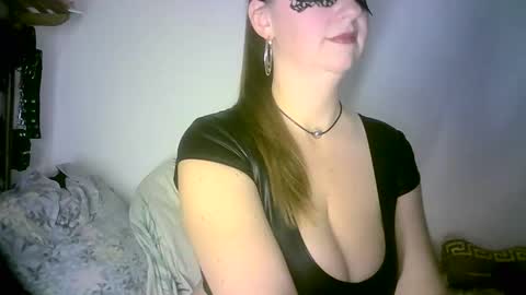 Snapshot of abigailove4u chatting on 12/11/24, 01:58 GoldenFish online show from 12/11/24, 01:58