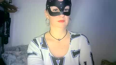 Snapshot of abigailove4u chatting on 12/13/24, 01:59 GoldenFish online show from 12/13/24, 01:59