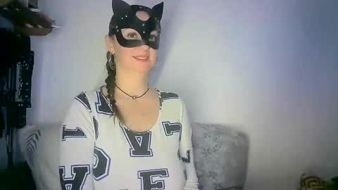 Snapshot of abigailove4u chatting on 12/13/24, 05:05 GoldenFish online show from 12/13/24, 05:05