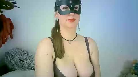 Snapshot of abigailove4u chatting on 03/10/25, 12:37 GoldenFish online show from 03/10/25, 12:37