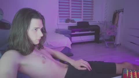 Snapshot of abobus123 chatting on 03/01/25, 02:44 hi  cum in pvt noi extra tip online show from 03/01/25, 02:44