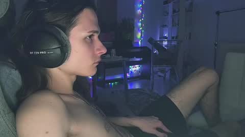 hi  cum in pvt noi extra tip online show from 03/31/26, 08:42