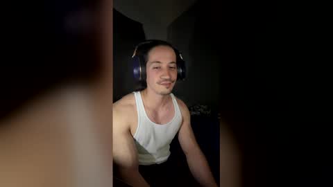 Snapshot of abraham_flores11 chatting on 03/27/26, 05:35 abraham_flores11 online show from 03/27/26, 05:35